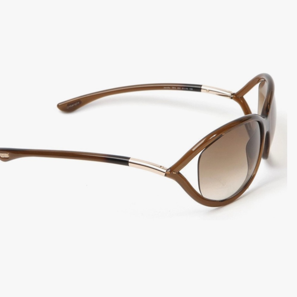 Tom Ford Jennifer Sunglasses. Tf8 692 Brown gradient lenses with gold hardware